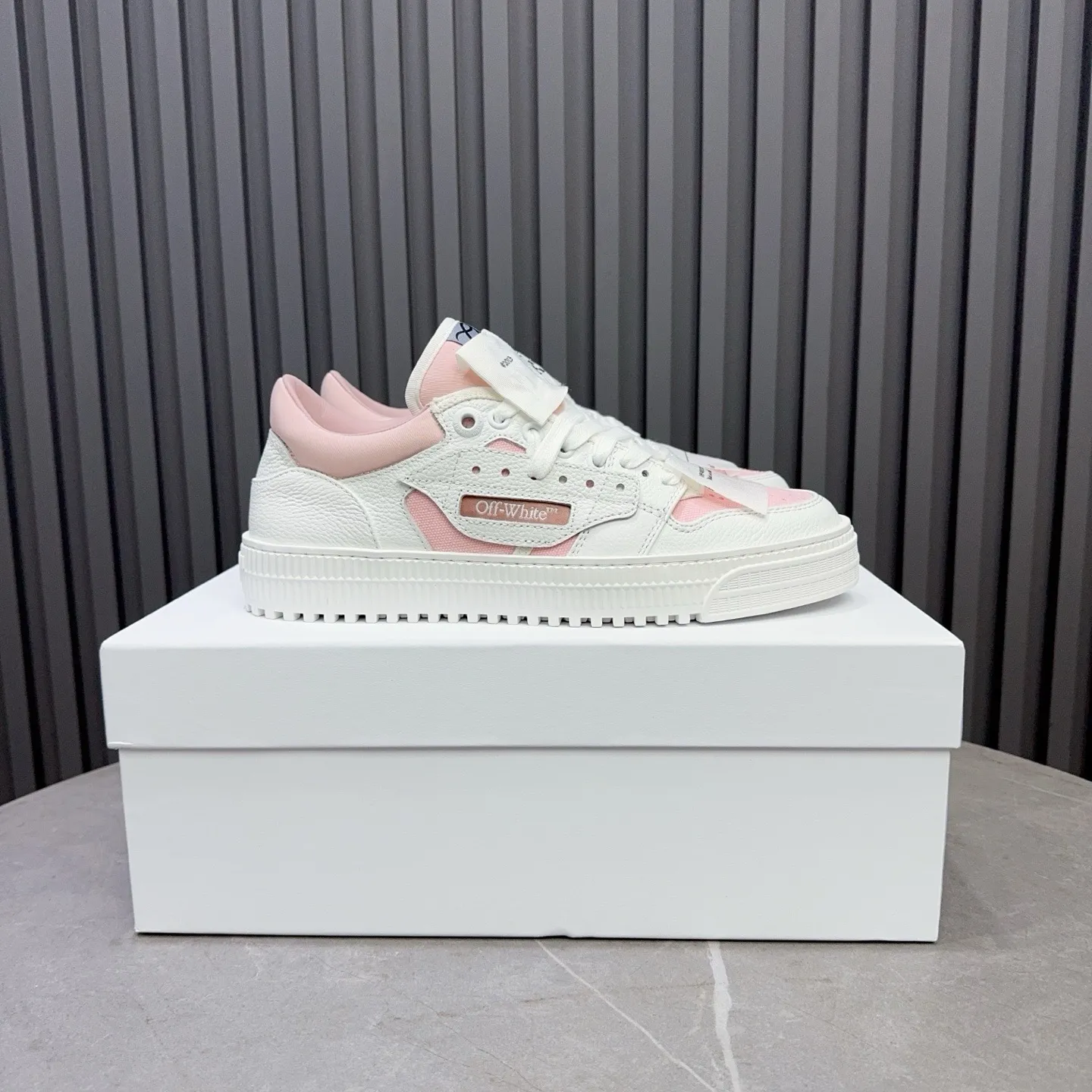 P760 OFF WHITE⚡️Couple model⚡️35-40 women’s model 39-46 men’s model